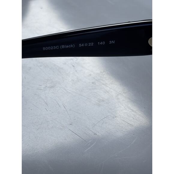 EUC Coach HC 8421U 50023C Black Plastic Sunglasses Grey Gradient Lens - Picture 8 of 12